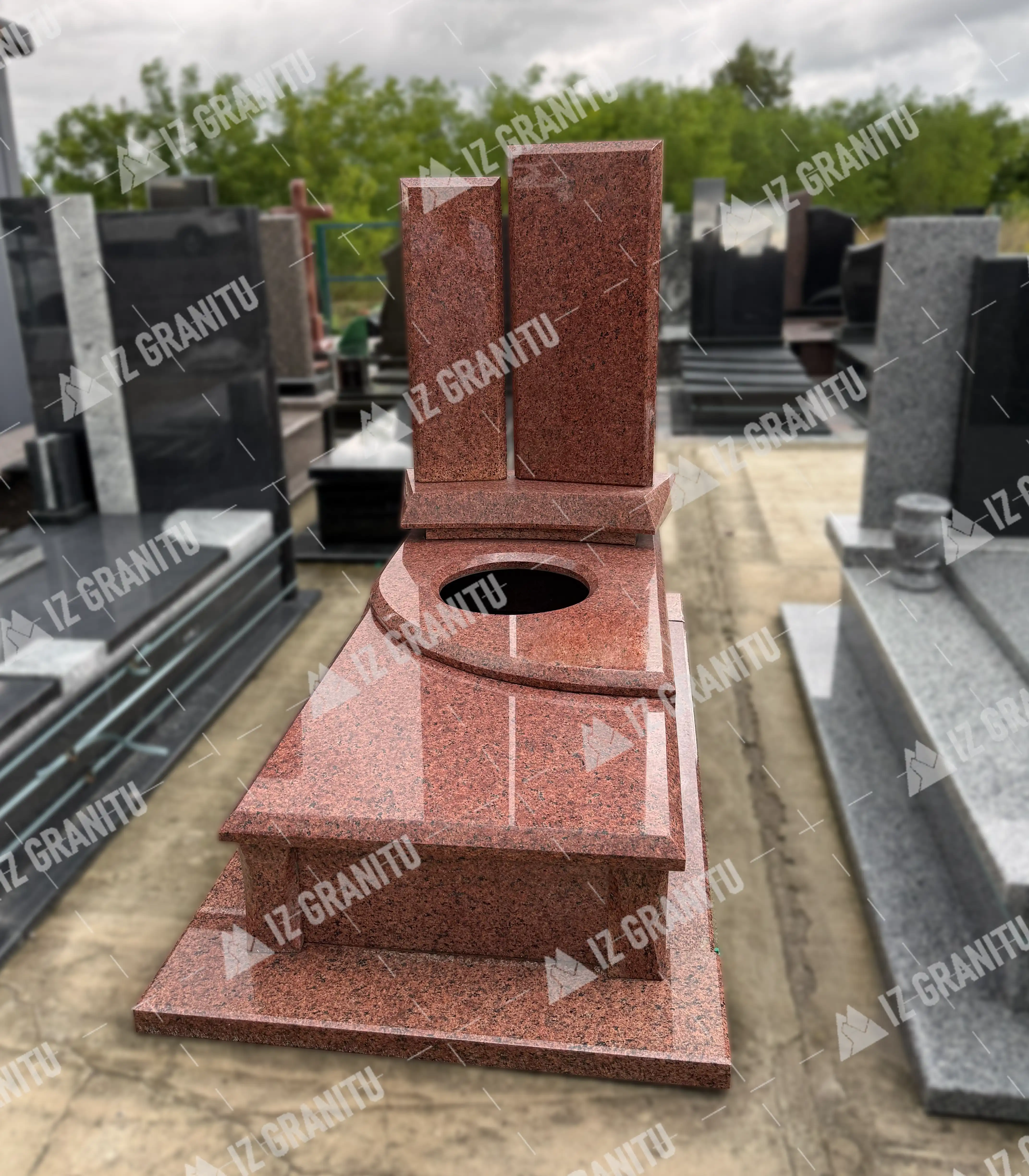 Одинарний пам'ятник 34